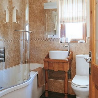 Bathroom Design Gallery on To Make Small Bathroom Appear Larger   Interior Design Decorating Blog